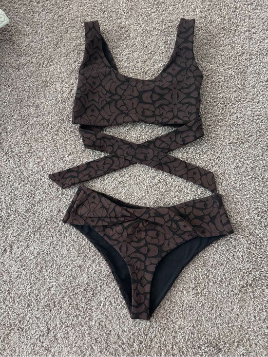 DEVON WINDSOR Other - DEVON WINDSOR Brown & Black Patterned Wrap Bikini